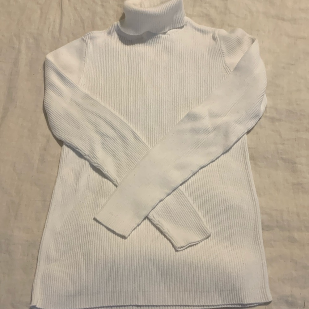 Super comfortable 100% cotton gap white ribbed turtleneck size small